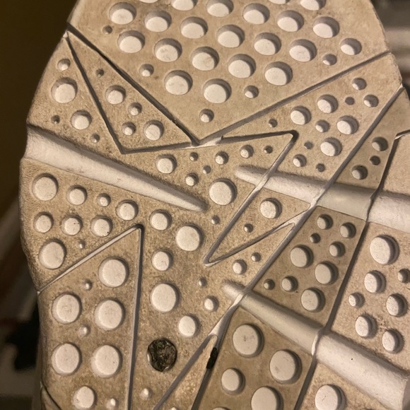 Jordan’s all white and grey size 6y - Picture 11 of 11